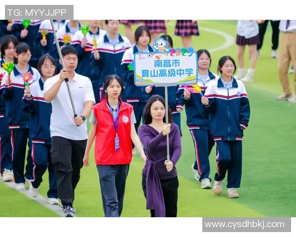 长青小学女子足球明星展现青春风采助力校园体育发展新篇章 长青小学女子足球明星展现青春风采助力校园体育发展新篇章